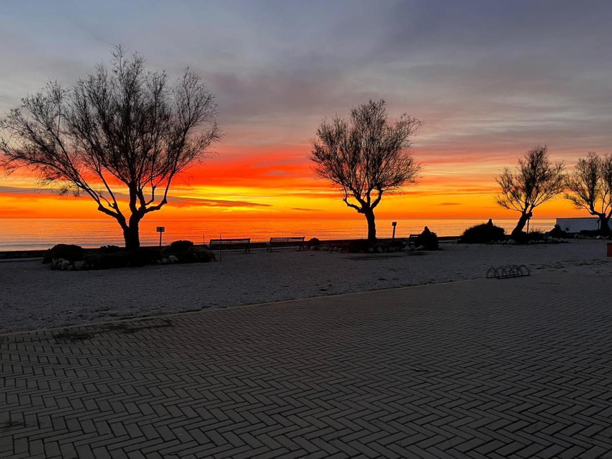 Riva Di Palo Resort Ladispoli Esterno foto